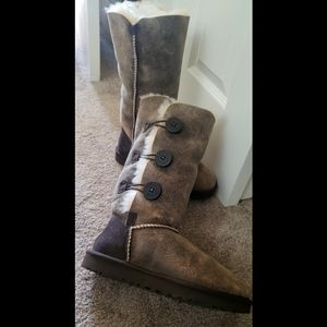 UGG AUSTRALIA W Bailey Button Triplet Bomber Boot
